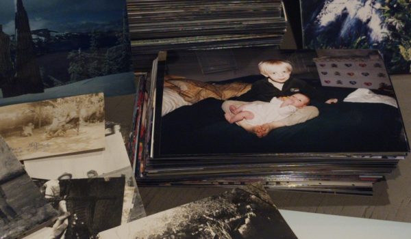 Stack of 100 printed photos